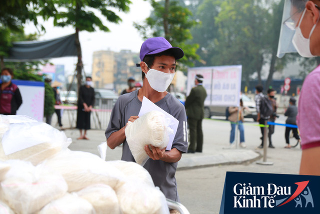 Ảnh: Xuất hiện cây gạo nhận diện bằng khuôn mặt ở Hà Nội, ai đến lấy 2 lần trong ngày bị từ chối ngay - Ảnh 15.